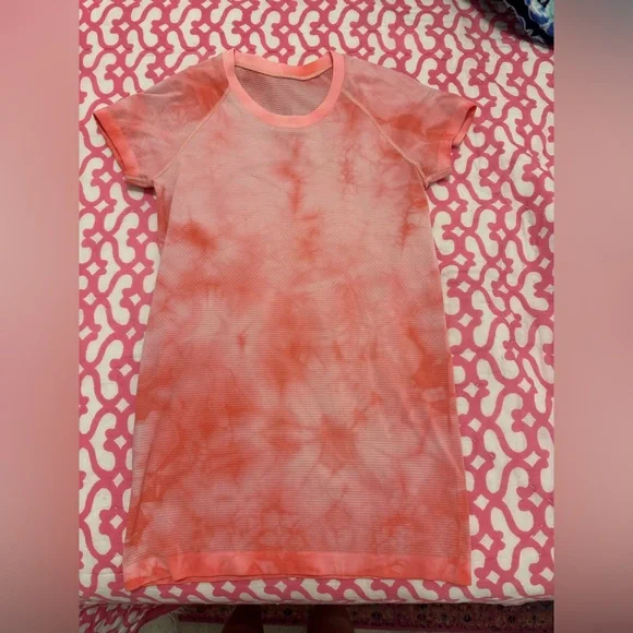 lululemon athletica Kids Coral Tie-Dye Tee - Picture 1 of 2